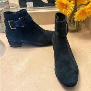Stylish Dark Blue Suede Ankle Boots